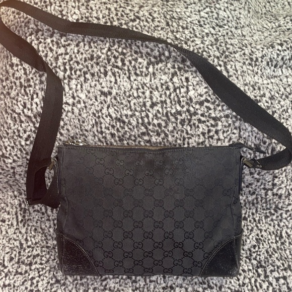 GUCCI Black GG Canvas Vintage Shoulder Bag-Pre-loved Condition - Picture 2 of 13